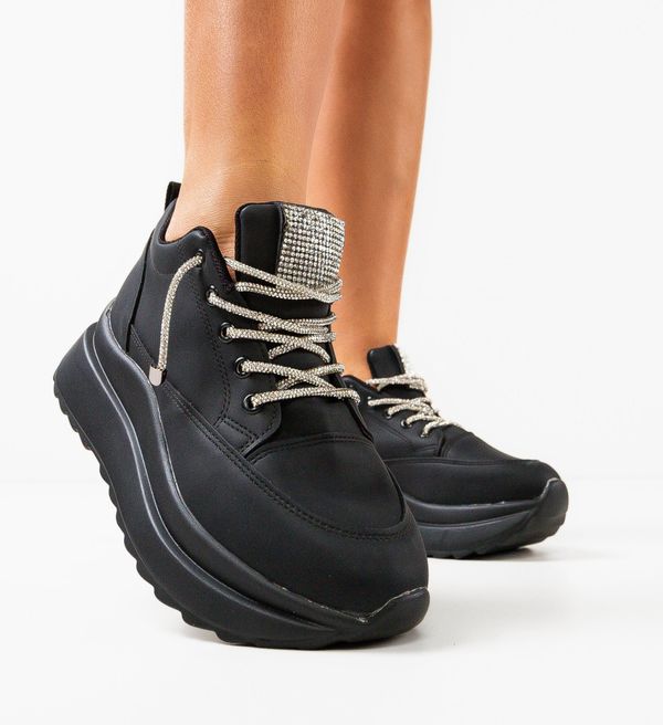 Mei Спортни Pyrrh Черни