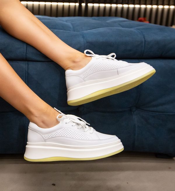 Angel Blue Спортни Ronda Бели