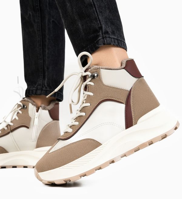 Maria Спортни Rotakal Бежов