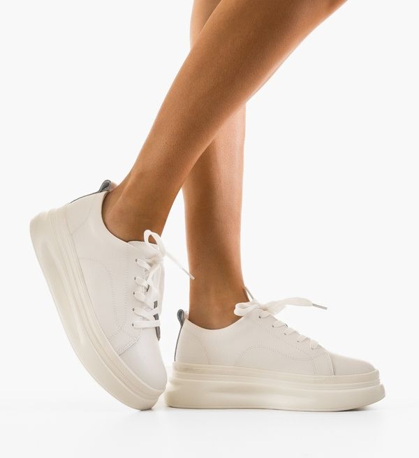 Angel Blue Спортни Rowna Бели