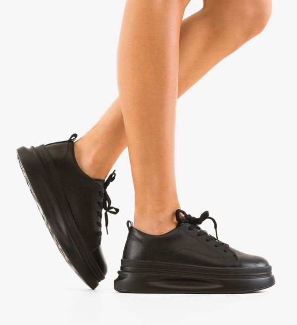 Angel Blue Спортни Rowna Черни