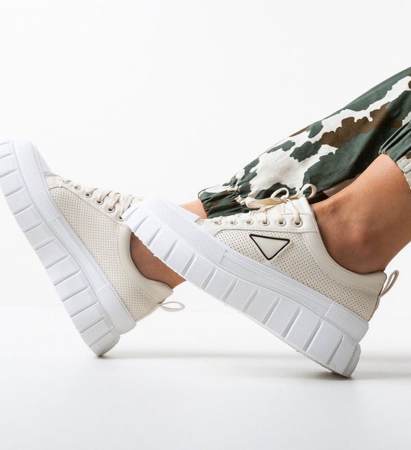 Ali Спортни Said Бежови