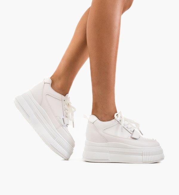 Tony Спортни Selby Бели