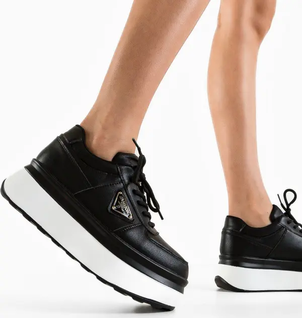 Zoha Спортни Shionoi Черни