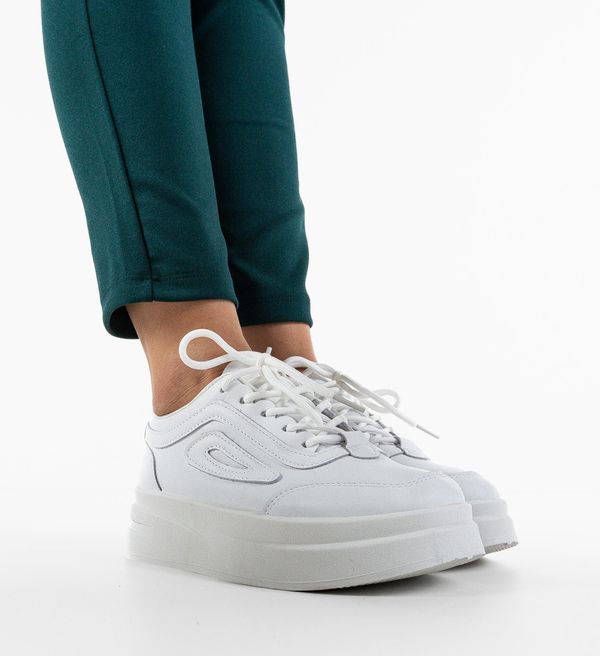 Maria Спортни Stanurat Бели