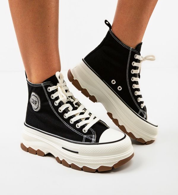 Maria Спортни Supp Черни