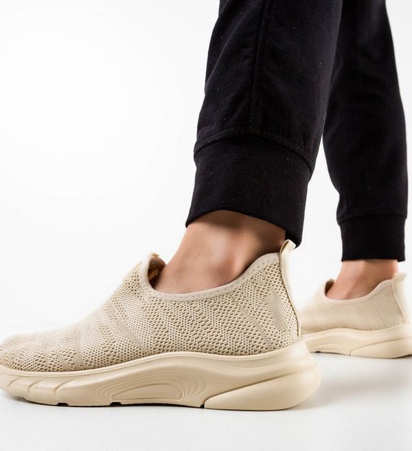 Zoha Спортни Teaha Бежов