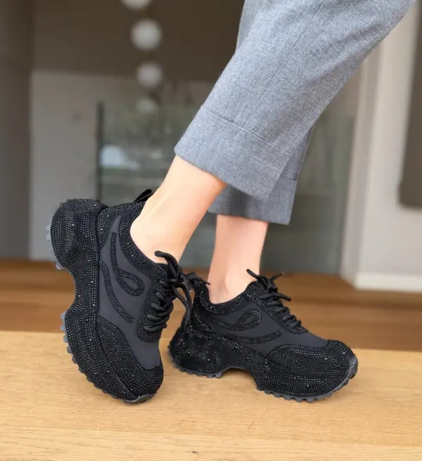 Carolie Спортни Teea Черни