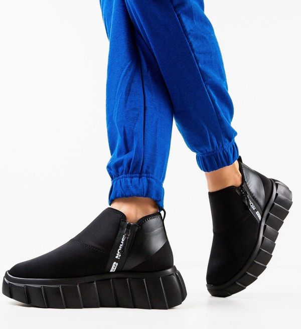 Samy Спортни Teresa Черни