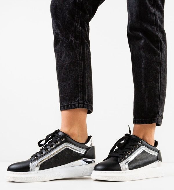 Kavia Спортни Ujah Черни