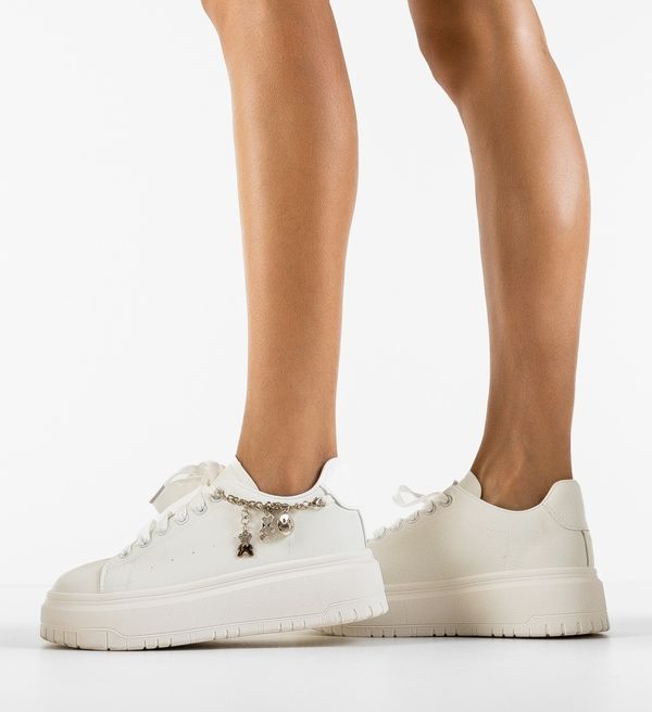 Maria Спортни Vergast Бели