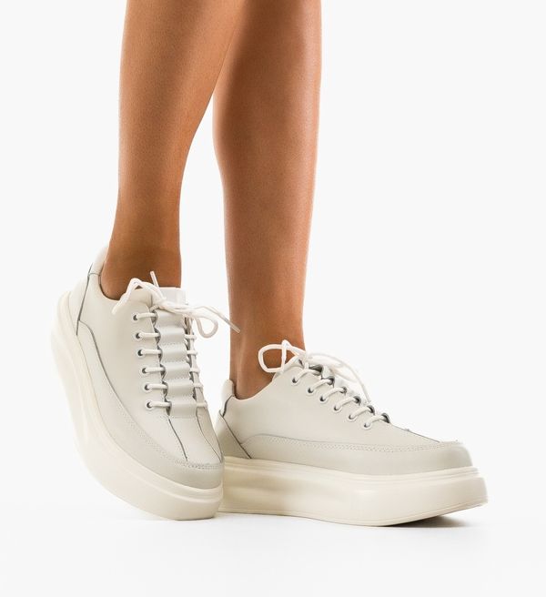 Angel Blue Спортни Wade Бели