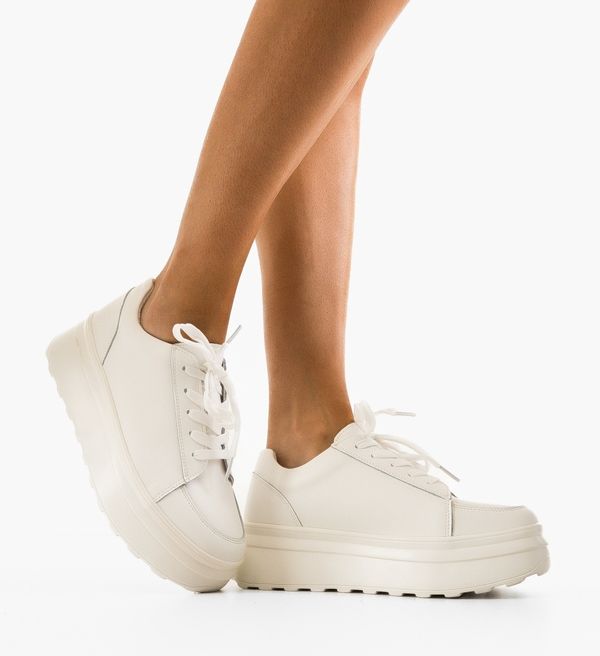 Angel Blue Спортни Wenom Бели