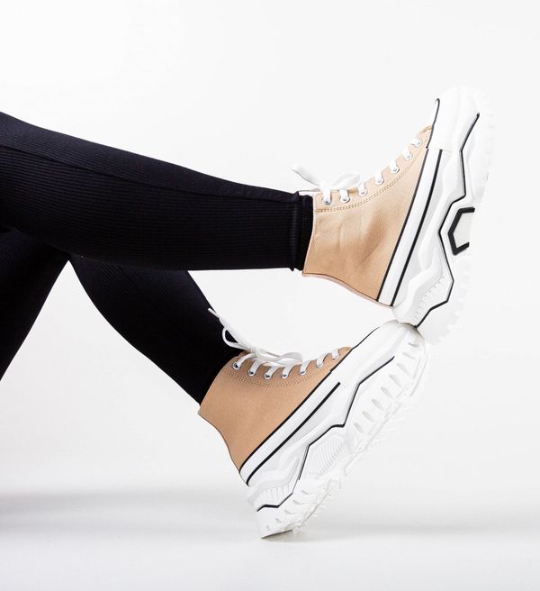 Ali Спортни Wolfe Каки