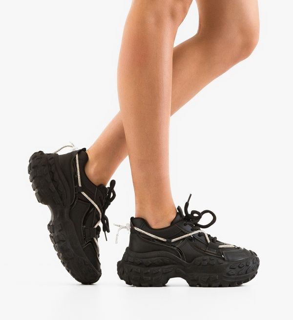 Maria Спортни Yunny Черни