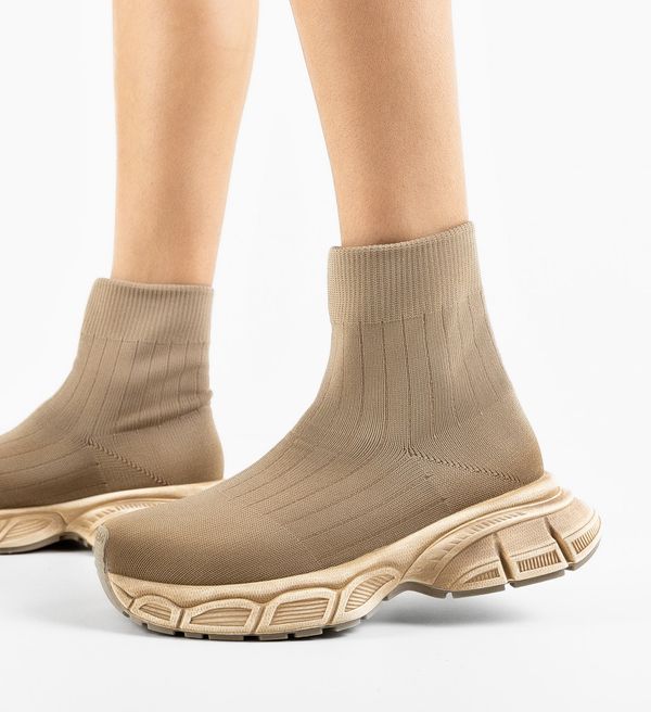 Maria Спортни Yunus Каки