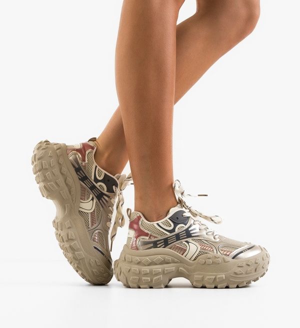 Maria Спортни Zan Каки