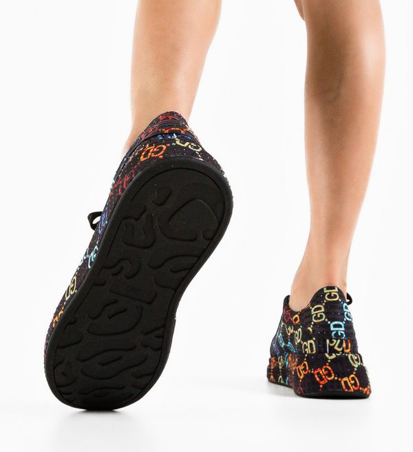 Carolie Спортни Zima Черни