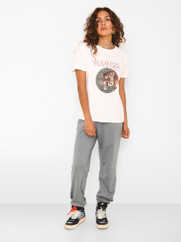 Noisy May Noisy May Command T-shirt Byal